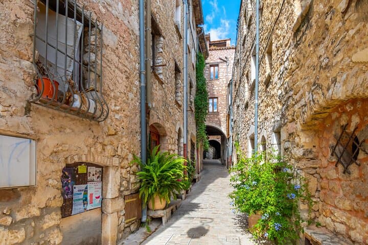 Full Day West Coast Tour: Medieval Villages & Scenic Views