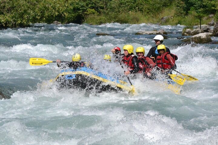2h30 Rafting down the Isère to Tarentaise
