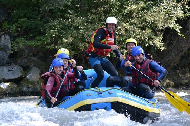2h30 Rafting down the Isère to Tarentaise