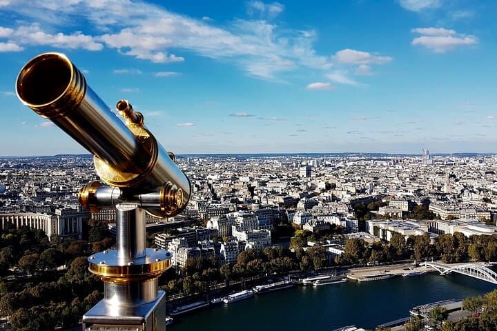 Paris Full Day Live Guided Tour, Eiffel Tower, Louvre, Montmartre