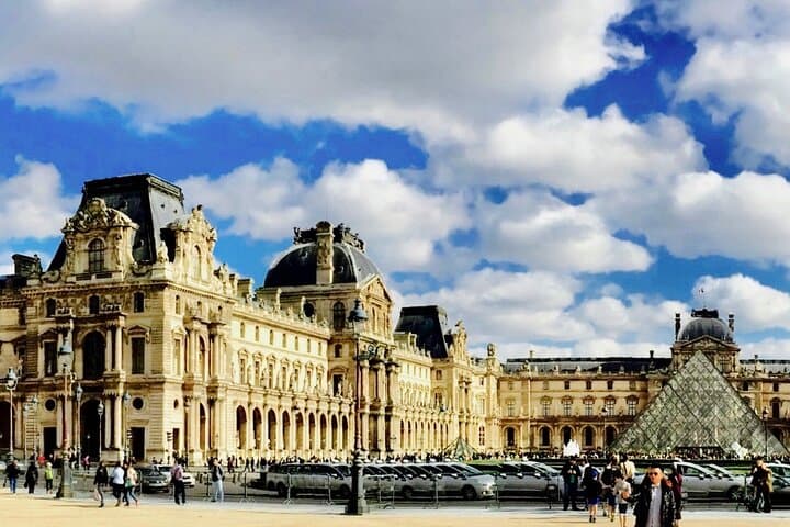 Paris Full Day Live Guided Tour, Eiffel Tower, Louvre, Montmartre