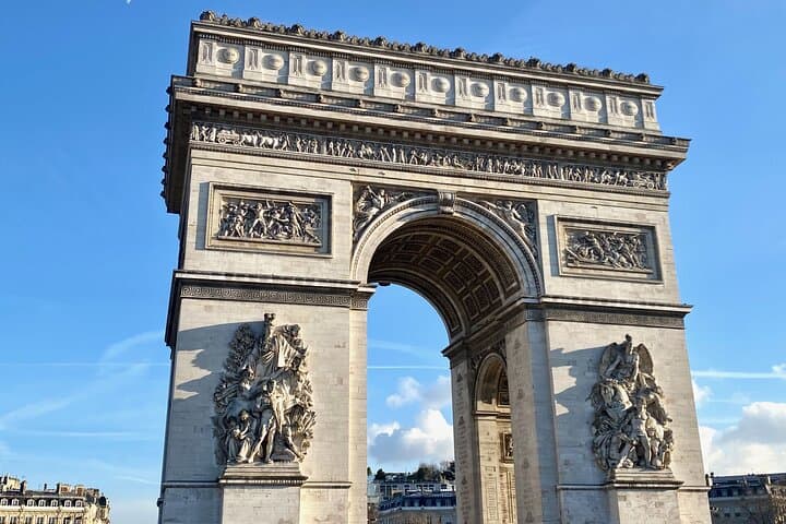 Paris Full Day Live Guided Tour, Eiffel Tower, Louvre, Montmartre