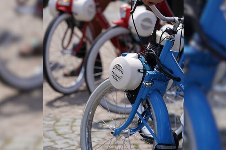 Electric Vintage Solex Tour – Louvre, Palais Royal & Concorde