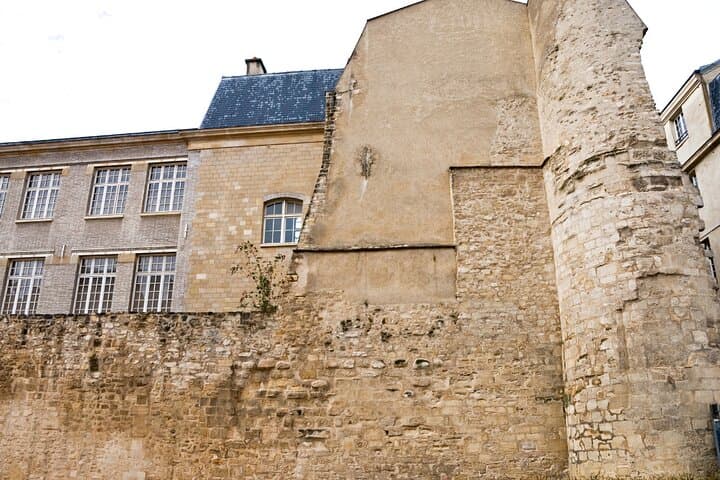 Le Marais Paris Walking Tour: Stories Beyond the Guidebook