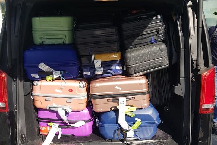 Large trunk to accommodate your luggage