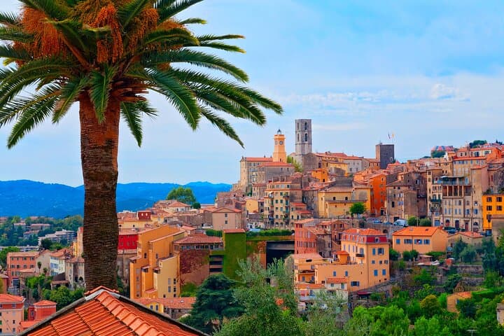Provence and its Medieval Villages from Nice Full-Day Shared Tour