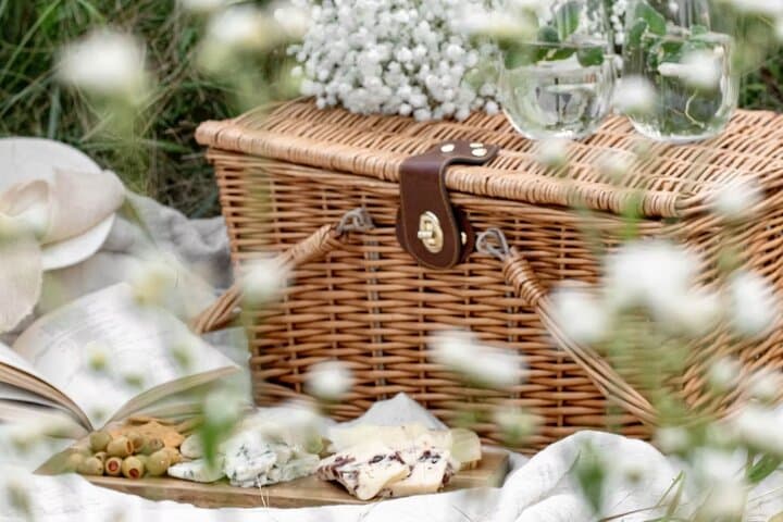 Local and quality picnic basket!