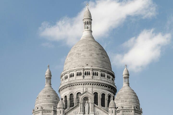 Montmartre Guided Tour with Sacré Cœur Church & City Views