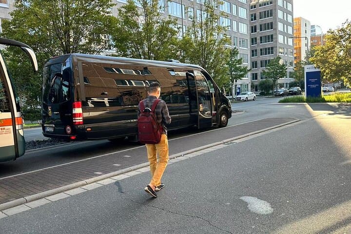 Active Private Bus Tour in Paris City