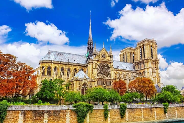 Notre-Dame Cathedral Tour with Audioguide (no ticket)