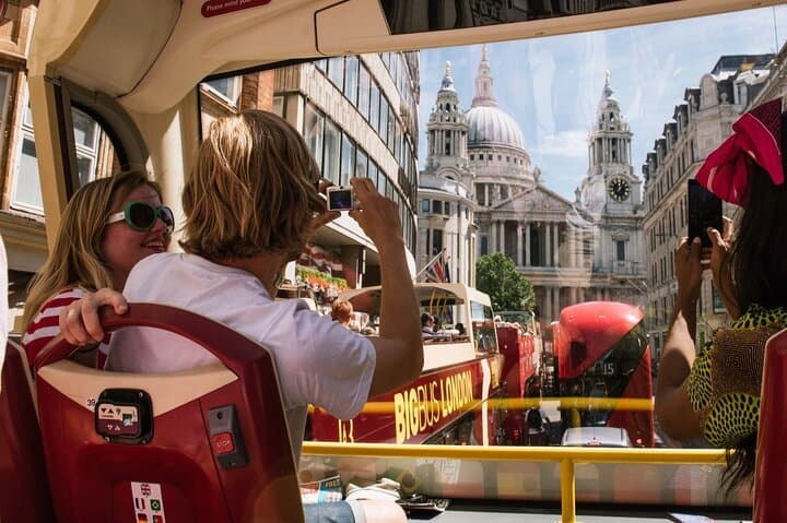From Paris to London: Sightseeing Bus and London Eye Experience