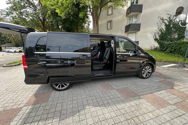 Airport Transfer Charles De Gaulle or Orly to and from Paris