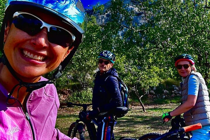 Aix eBike & intimate groups