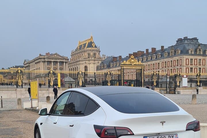 Private Transfer Paris → Versailles Palace | One-Way EV