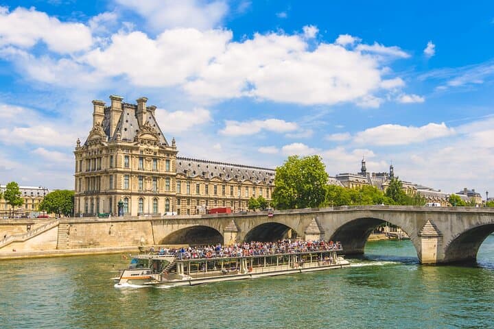 Le Havre to Paris Full Day Tour Including Deluxe River Cruise