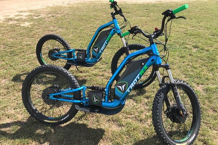 1H30 circuit on an all-terrain electric scooter guided by GPS