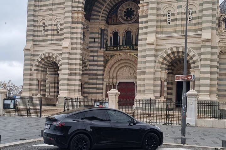 Private transfer by VAN or Electric Car to Marseille