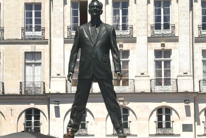 Nantes Self-Guided City Walking Tour & Scavenger Hunt
