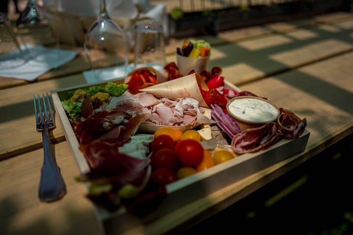 Private Half day E-Bike Tour and Lunch With A WineMaker