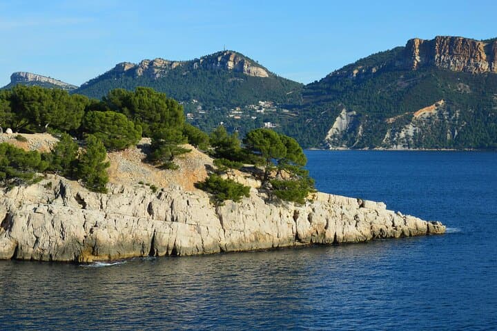 Private 8-Hour Tour: Aix-en-Provence, Cassis & Marseille