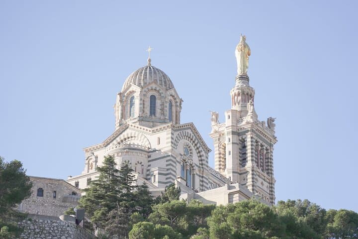 Private 8-Hour Tour: Aix-en-Provence, Cassis & Marseille