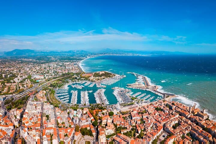 https://media-cdn.tripadvisor.com/media/attractions-splice-spp-720x480/15/54/f4/be.jpg