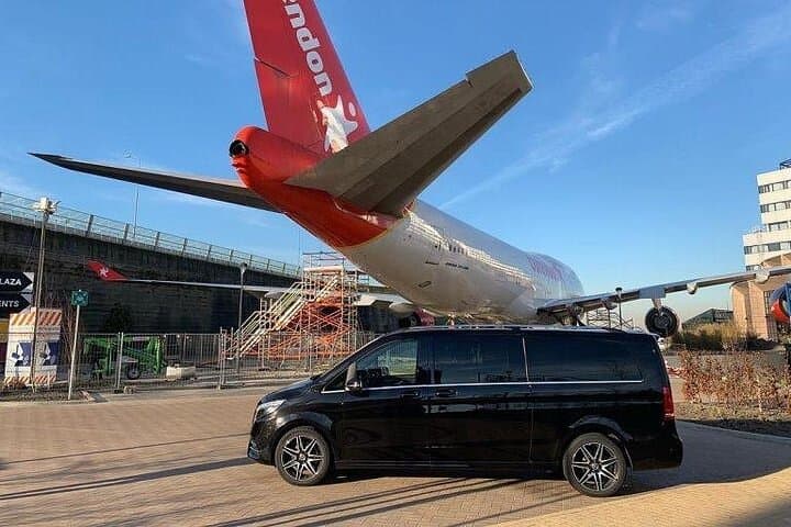 Paris to Amsterdam: Convenient Luxury Transfer