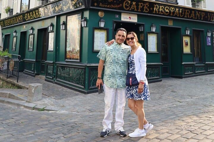 Paris Private Vehicle Tour with Driver-Guide in Spanish
