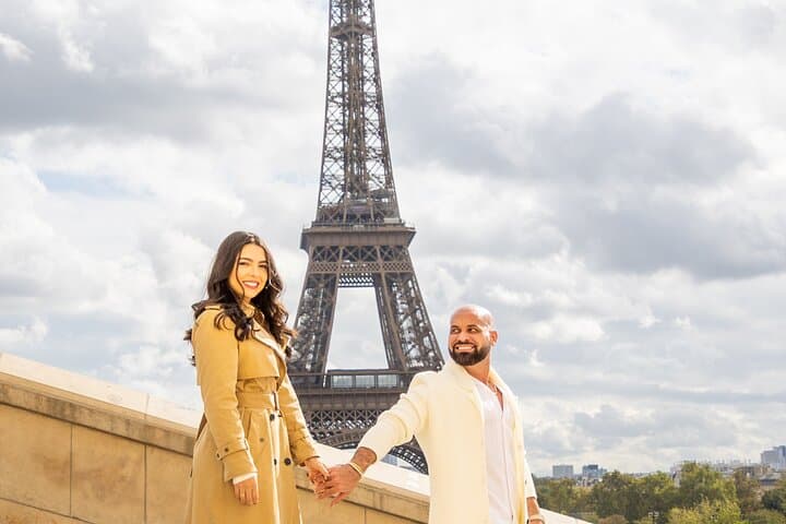 New Paris Photographer for a Surprise Proposal Perfect Yes Moment