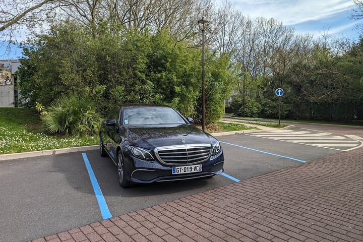 Airport transfer Beauvais Paris Private driver