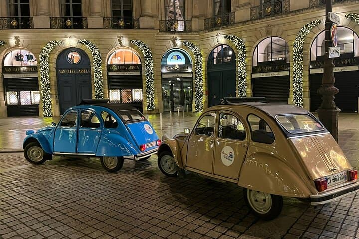 Private tour Paris Christmas lights tour 2 hours in Citroën 2CV