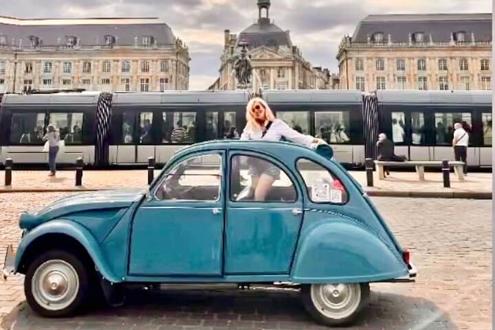 Private tour of Bordeaux Unesco in Citroën 2cv