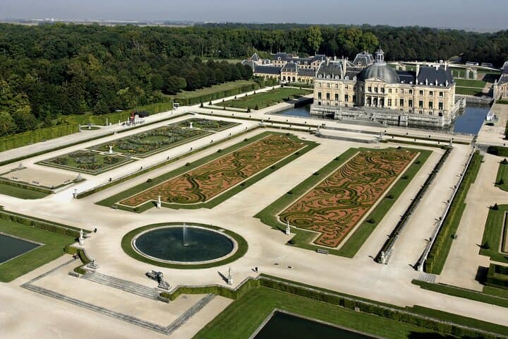 Fontainebleau & Vaux-le-Vicomte Private Tour from Paris
