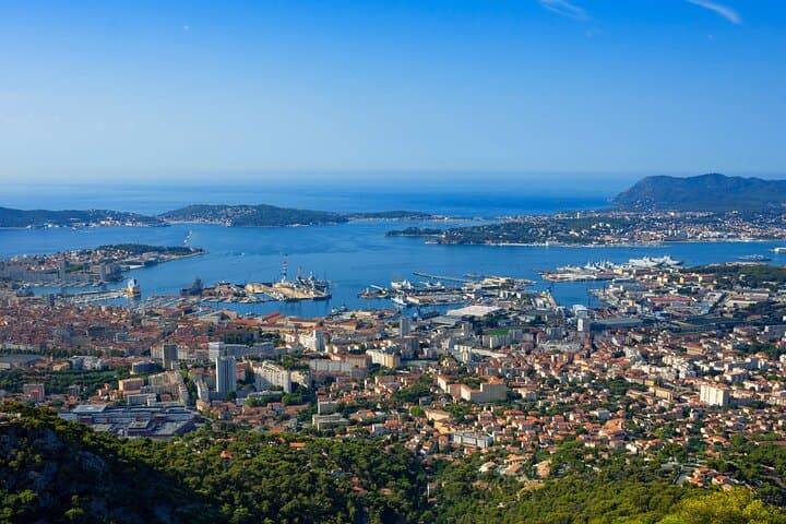 Explore Toulon in 60 minutes with a Local