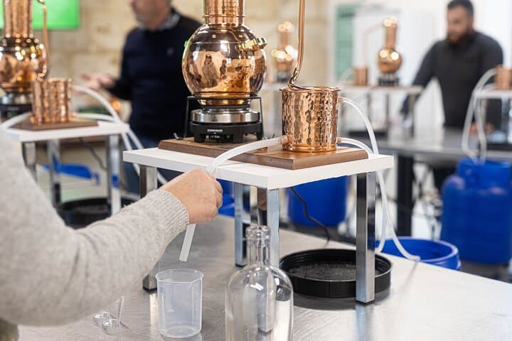 Initiation Workshop to the Distillation of Gin near Saumur