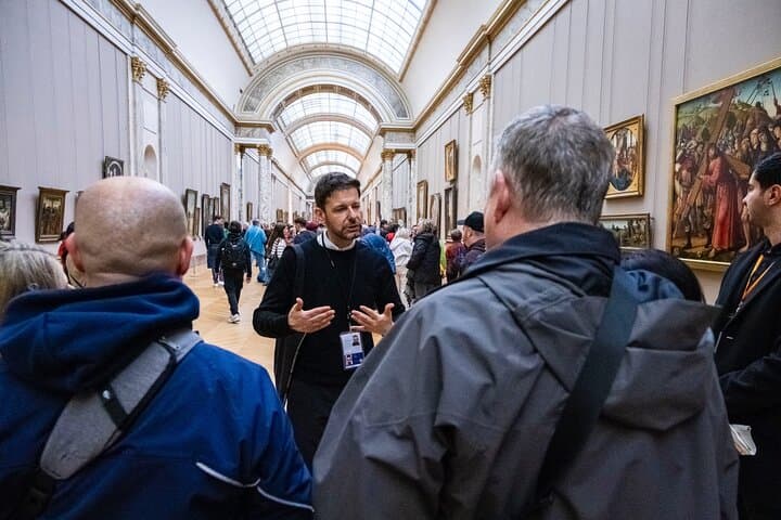Paris: Louvre Skip-the-Line Tour to Mona Lisa