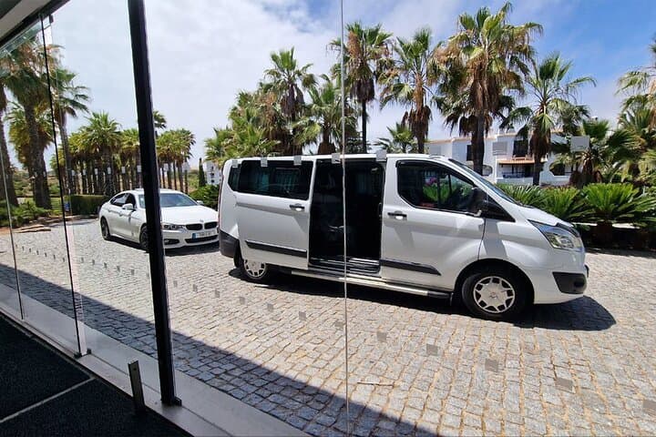Private transfers between Paris and Spain