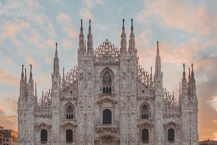 Private transfer from Nice to Milan Italy