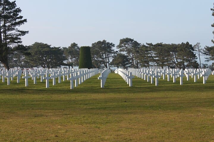 D-Day Private Full-Day E-Bike Tour: Omaha Beach & Pointe du Hoc