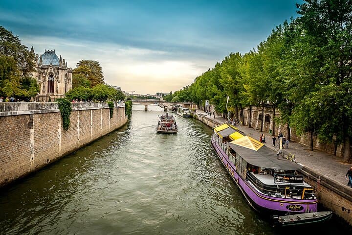 8-hour Paris Highlights Private Tour and Seine Cruise