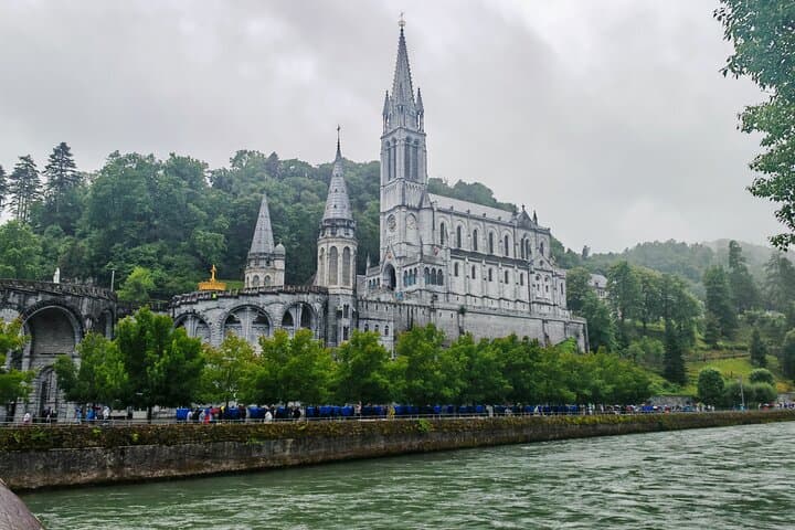 Personalized Full Day Tour of Lourdes