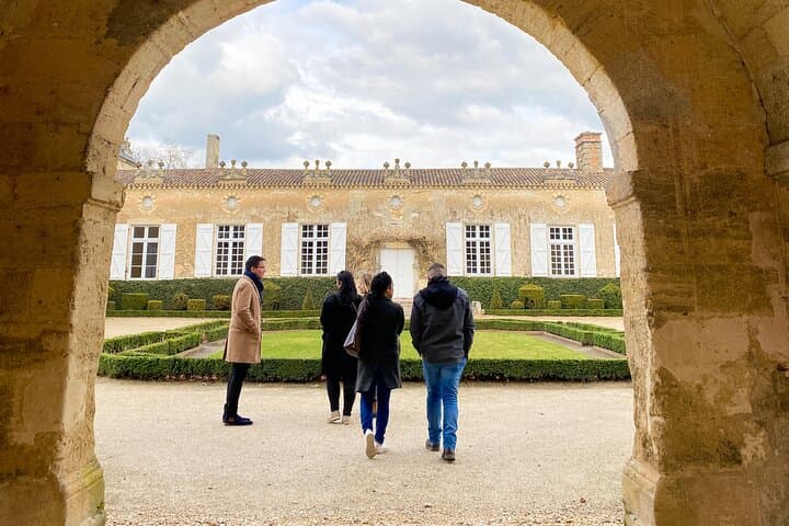 Private Wine Tour with Food Pairing Saint-Émilion