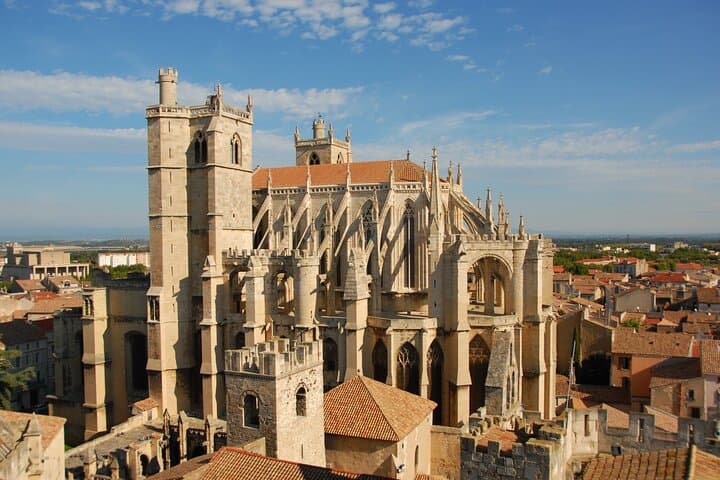 Explore Narbonne in 60 minutes with a Local
