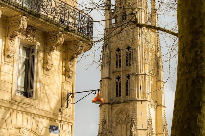 Pay As You Wish Bordeaux Walking Tour with a Glass of Wine