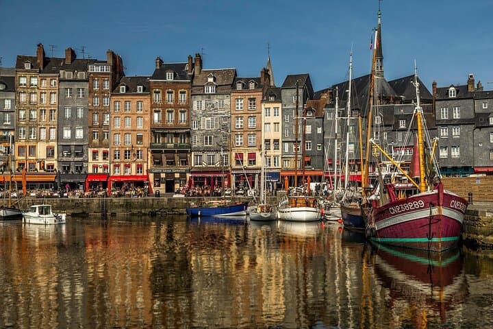 State and Honor Coastal Escape from Le Havre