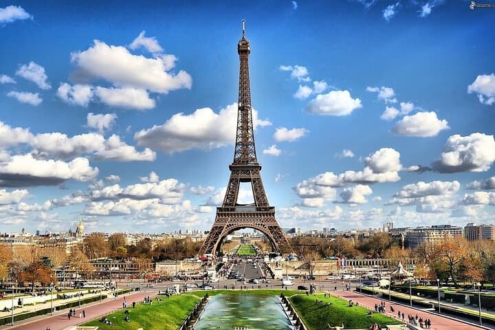 Seine River Sightseeing Cruise and Hop-On Hop-Off Options