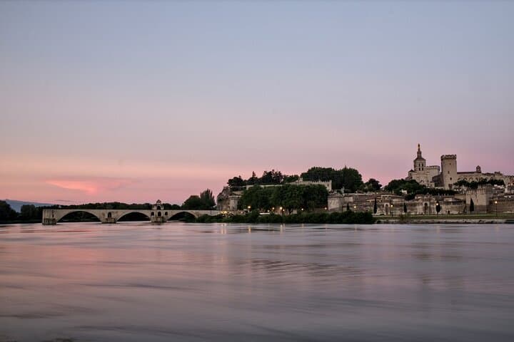 Avignon City Walk with Audio Guide in 7 Languages on your Phone