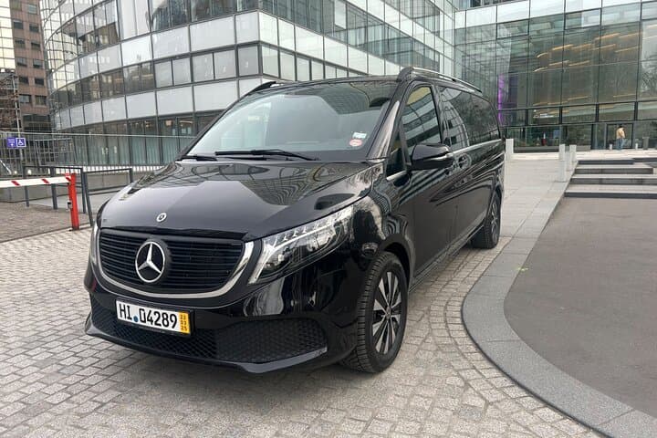 Premium transportation service in Paris.