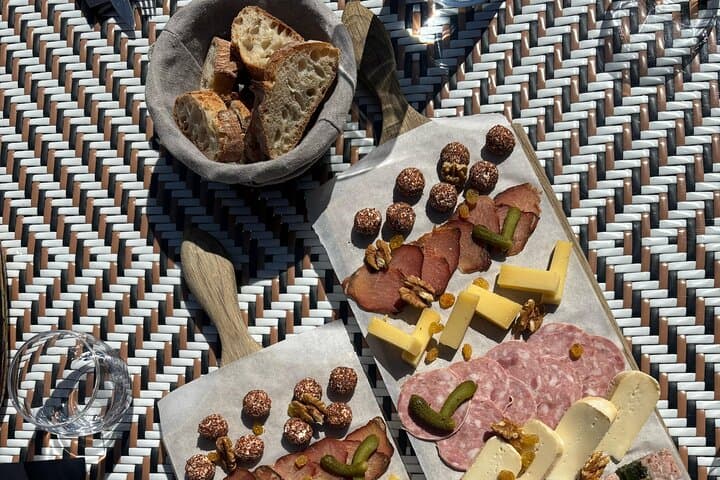 From Dijon or Beaune: E-Bike Burgundy day tour, tastings & lunch