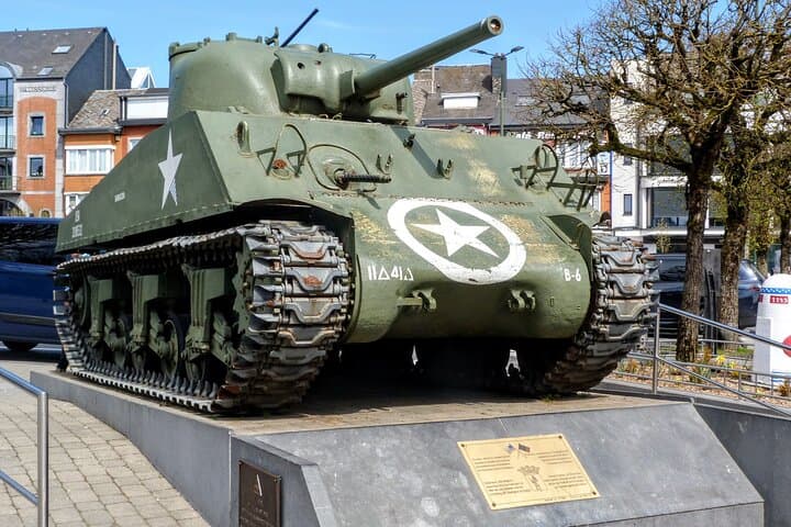 See the Sherman Barracuda of the 11 Armored Division in McAuliffe's square.